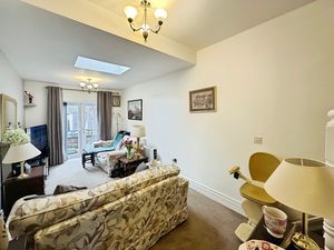 2nd Lounge- click for photo gallery